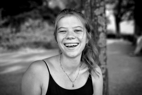 Johanna ist eine absolute Frohnatur und im Luftakrobatik-Bereich des OPEN SPACE zuhause. Aber nicht nur hier überzeugt sie, beim SPACE4YOUTH könnt ihr auch in anderen Disziplinen wie Parkour von ihr lernen.